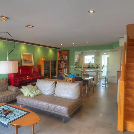 Stromboli House シッチェス